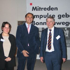 Für Europa - Vural Öger mit Wilfried Kuckelkorn MdEP und der Bonner Europakandidatin Nicole Groß